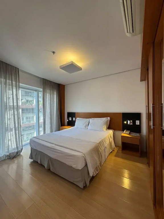 Get a Flat 701-Suíte com Terraço e Parede de Vidro | Ibirapuera jardins