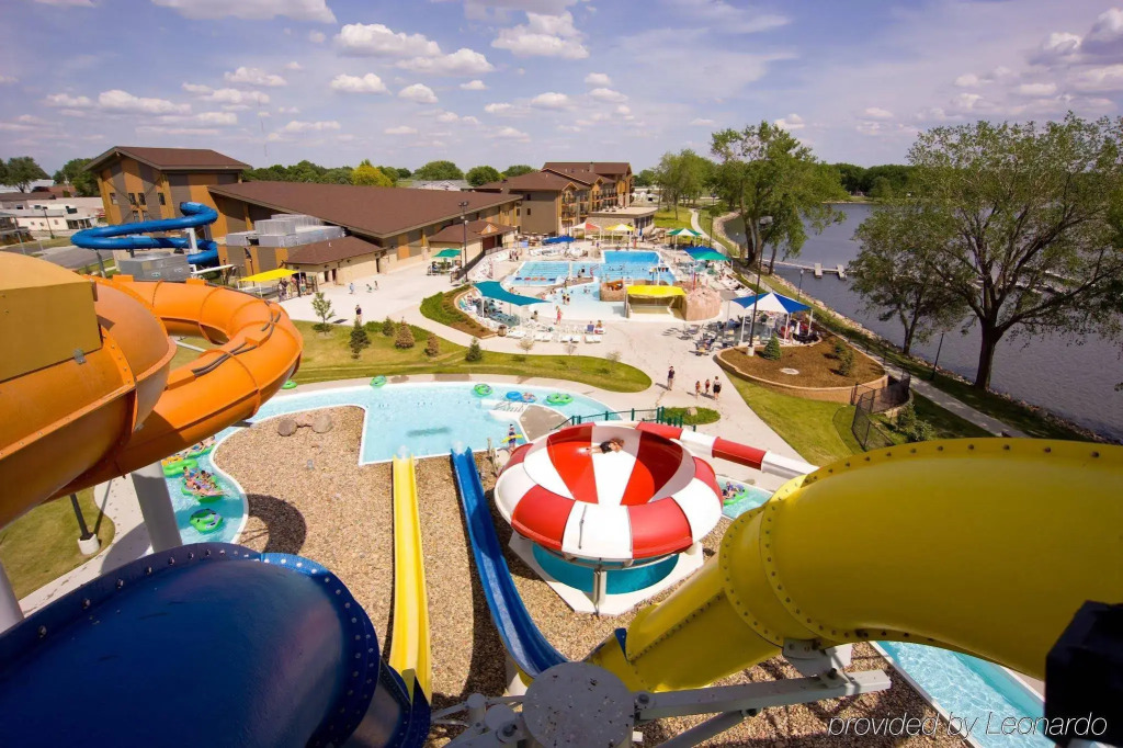 King's Pointe Waterpark Resort