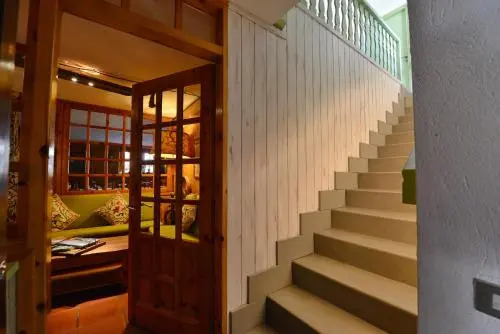 Hotel Petit Dahu - Chambres et Restaurant