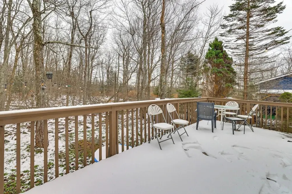 Ski, Swim & Hike! Family Home in Tobyhanna