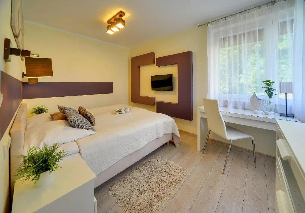 Stonowane i Eleganckie Apartamenty Sun Seasons 24 w Świeradowie Zdroju by Noclegi Renters