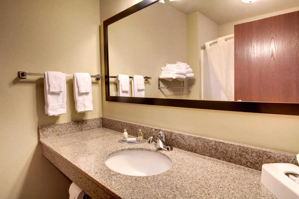 Cobblestone Inn & Suites - Avoca