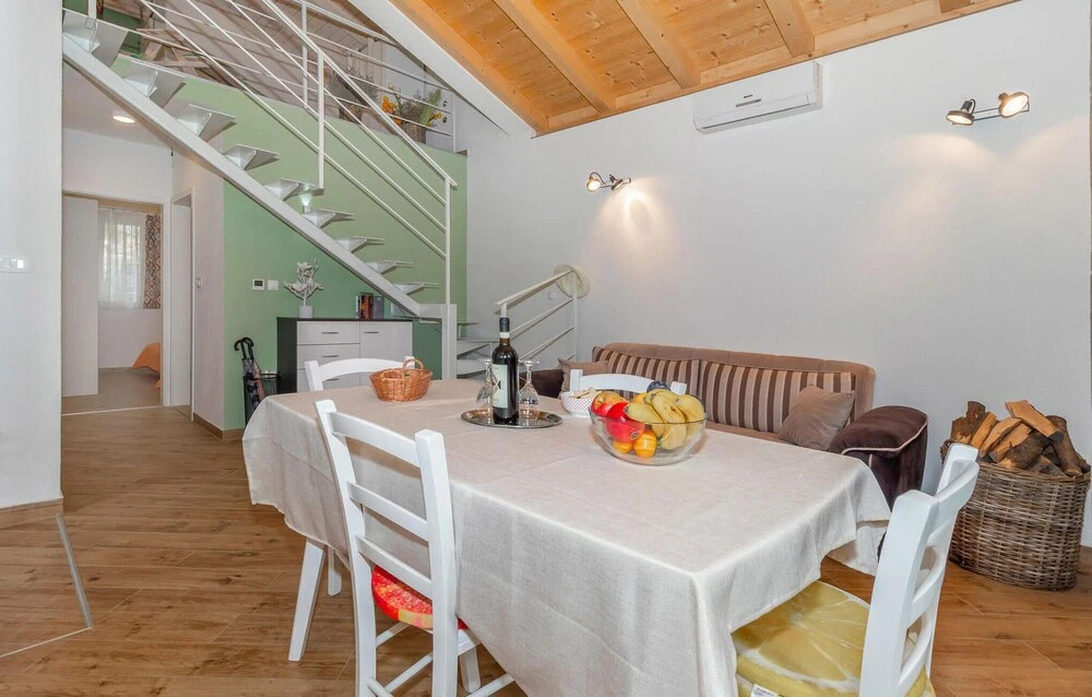 Amazing Home In Klenovica
