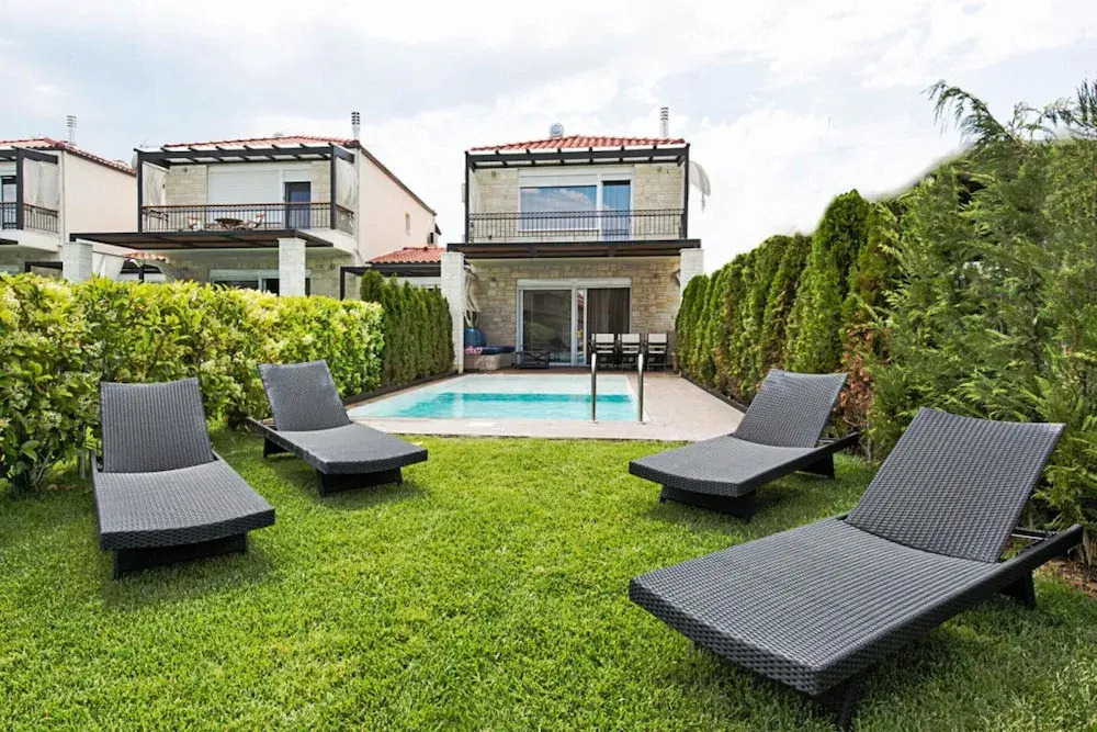 Seaside Villa With Private Pool