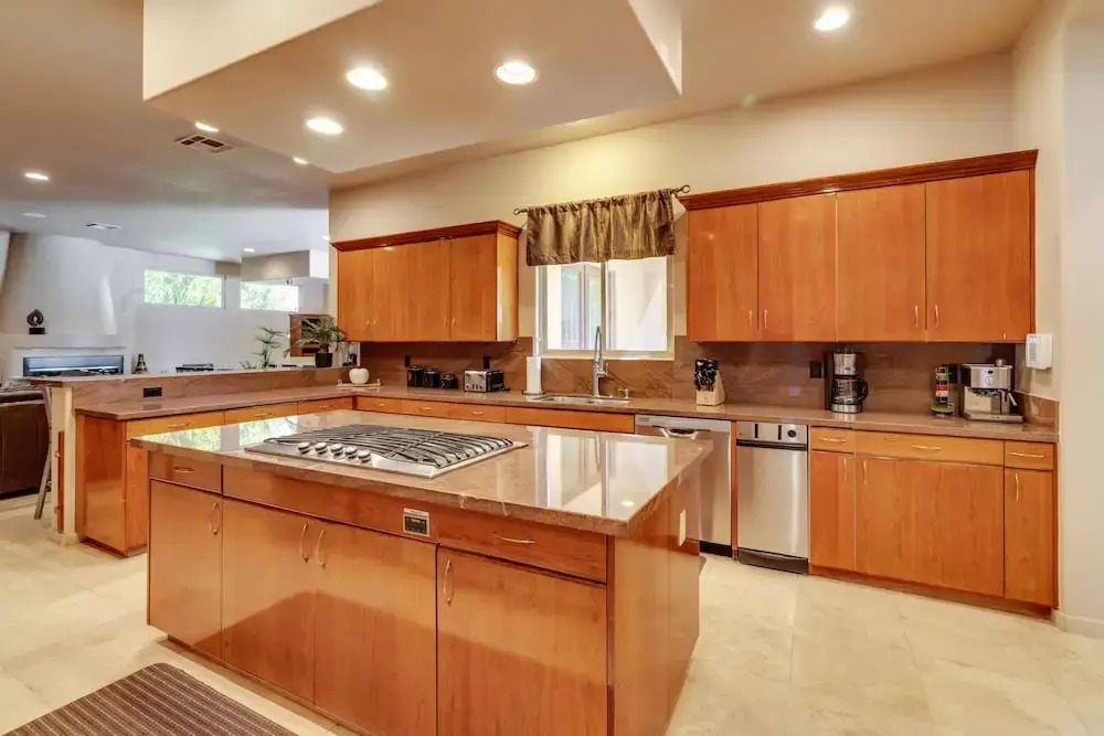 54444her 5 Bedroom Home