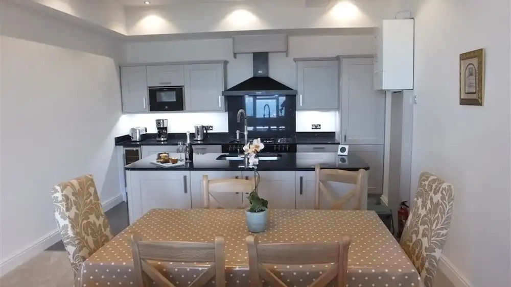 Newbridge House Apartment 2