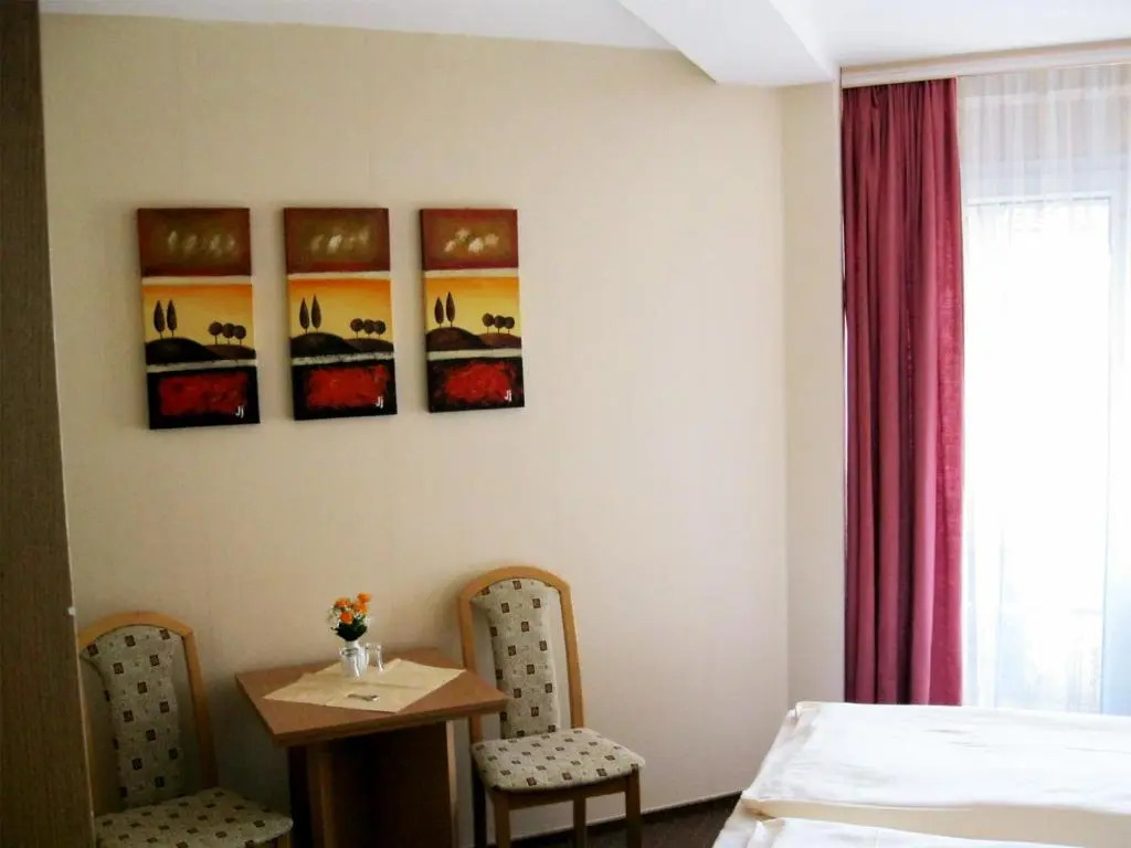 Mucha OHG Hotel Sembziner Hof