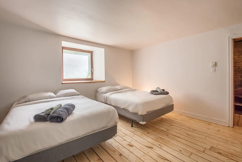 Beautiful Cozy 2-storey Apartment In the of Downtown MTL