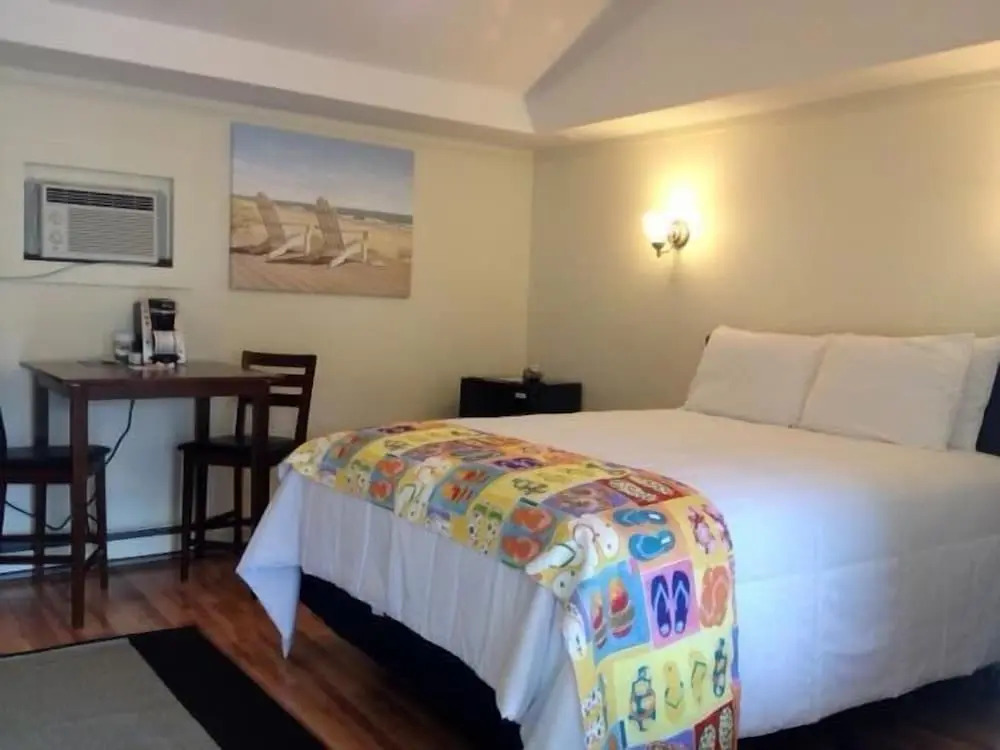 Drakes Island Resort & Cottages