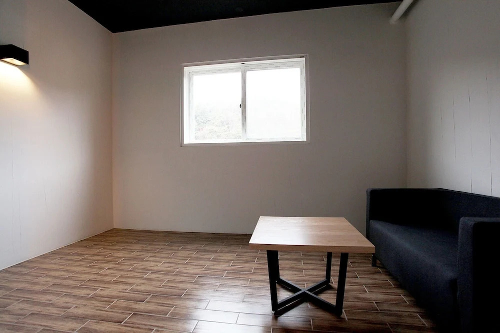 Pocheon Hotel Commune Motel(포천 호텔 꼬뮨 광릉수목원점(드라이브인 무인텔))