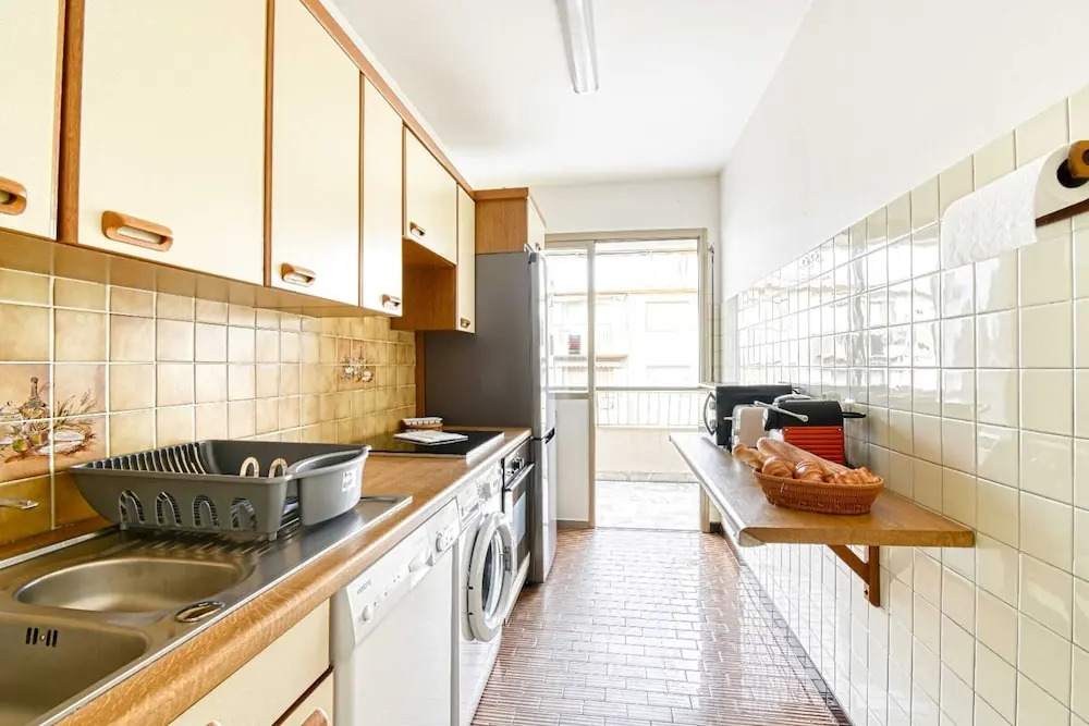 Bright Apartment near Croisette with terrace and parking by GuestReady