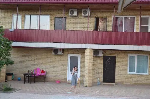 Guesthouse on Kolkhoznaya