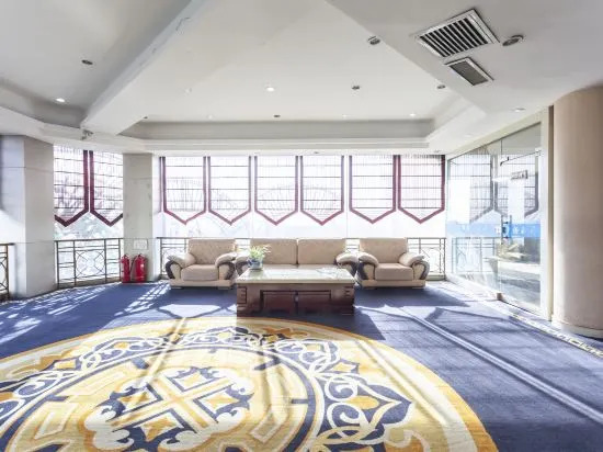 Yun Pan Guanghua Grand Hotel (Shuozhou Minfu East Street Meidu Hui Shopping Plaza)