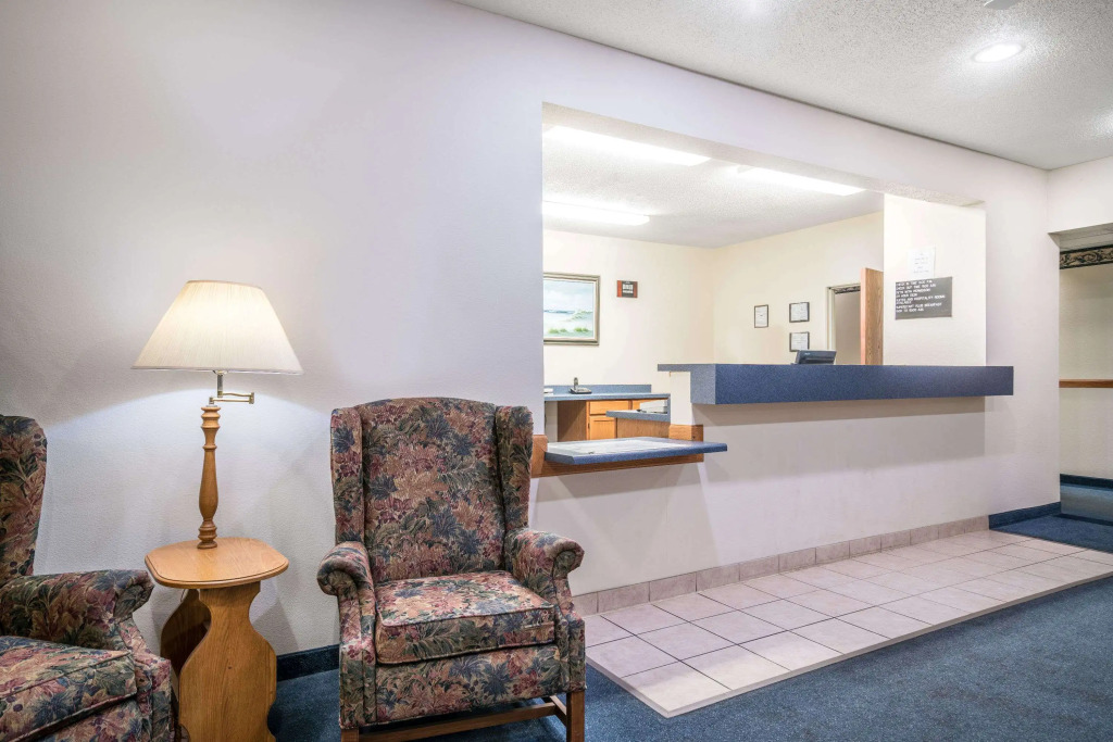 Super 8 by Wyndham Neillsville WI