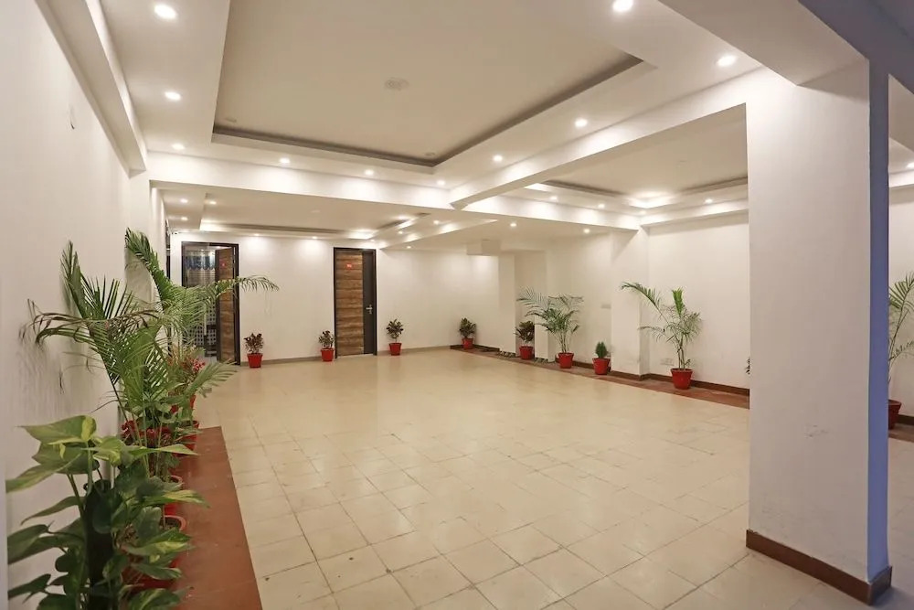 OYO 9997 Sohna Road