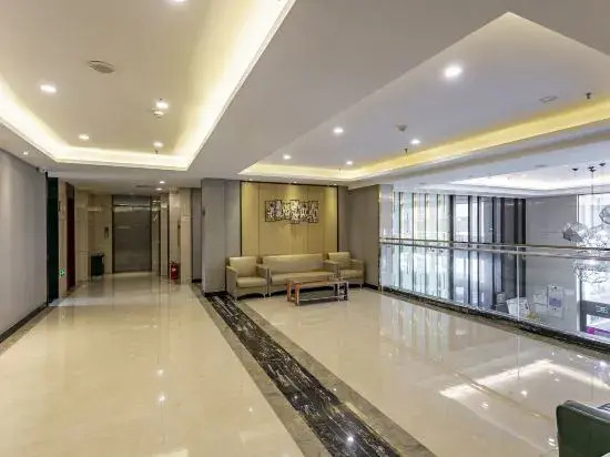 Oriental Holiday Hotel (Zhengzhou Chengdong Road Wenmiao Metro Station)