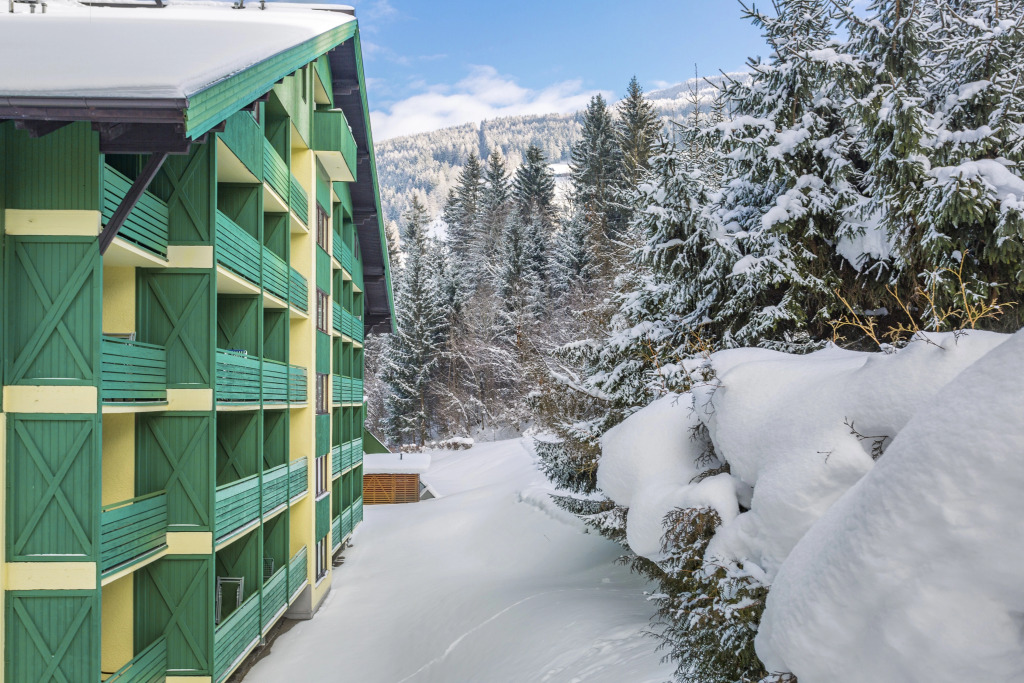 Alpine Club Resort