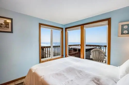 Blue Sea Oceanfront Cottage