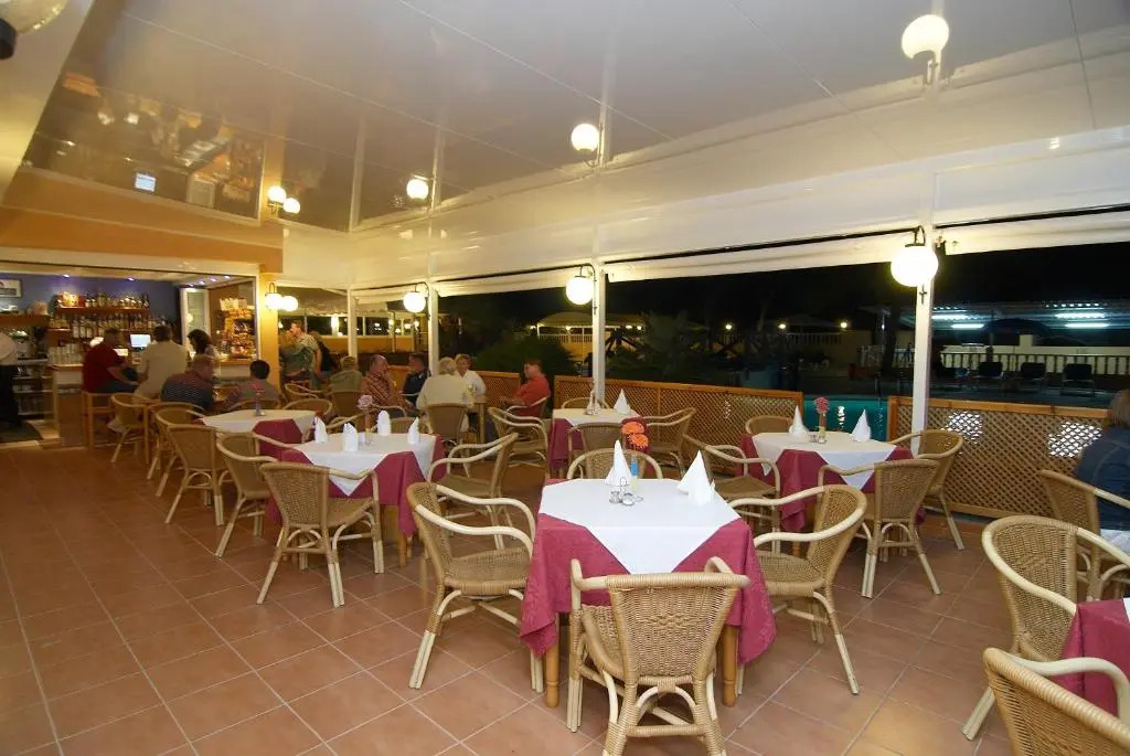 Ses Eufabietes Apartments & Restaurant