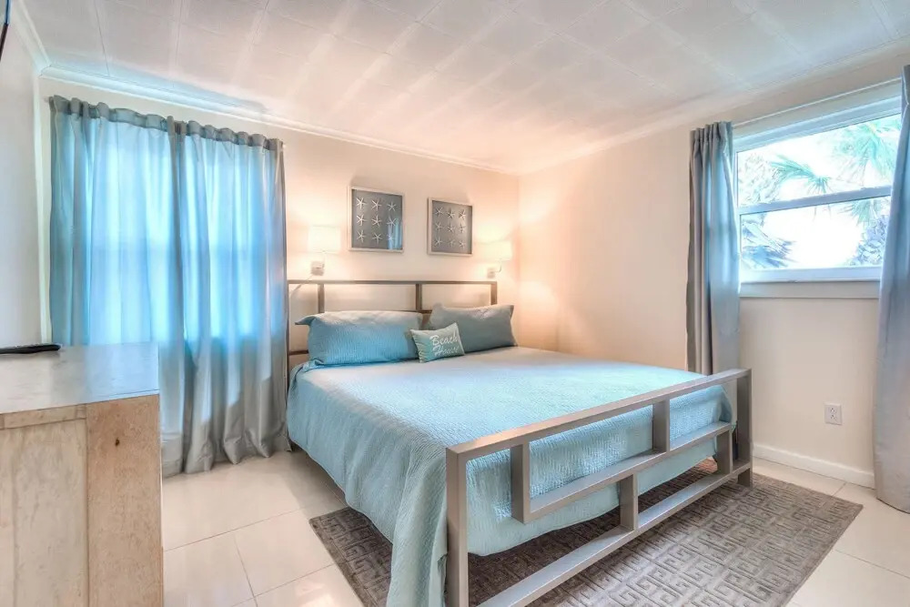 Tropic Terrace #40 - Beachfront Rental 2 Bedroom Condo by Redawning