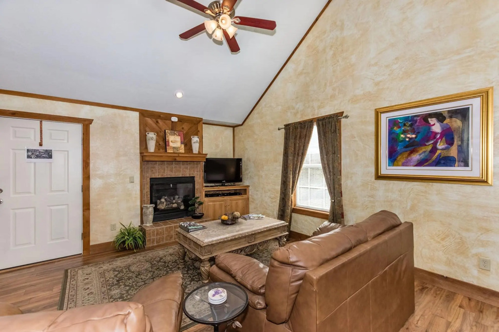 Appian Way Avalon Cottage