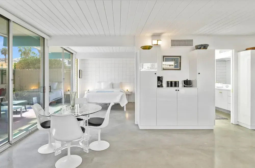 1957 Modern Hideaway