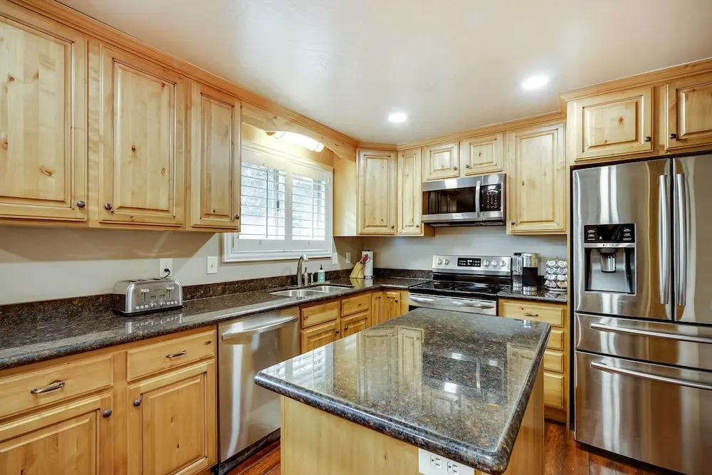Updated Ranch Apartment w/ Deck - 9 Mi to Downtown