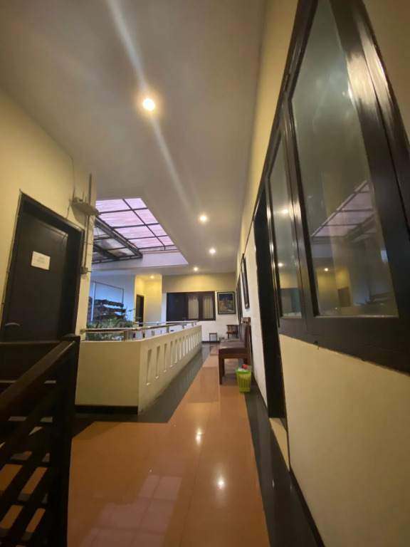 Bandoeng Guest House by Pesen Kamar