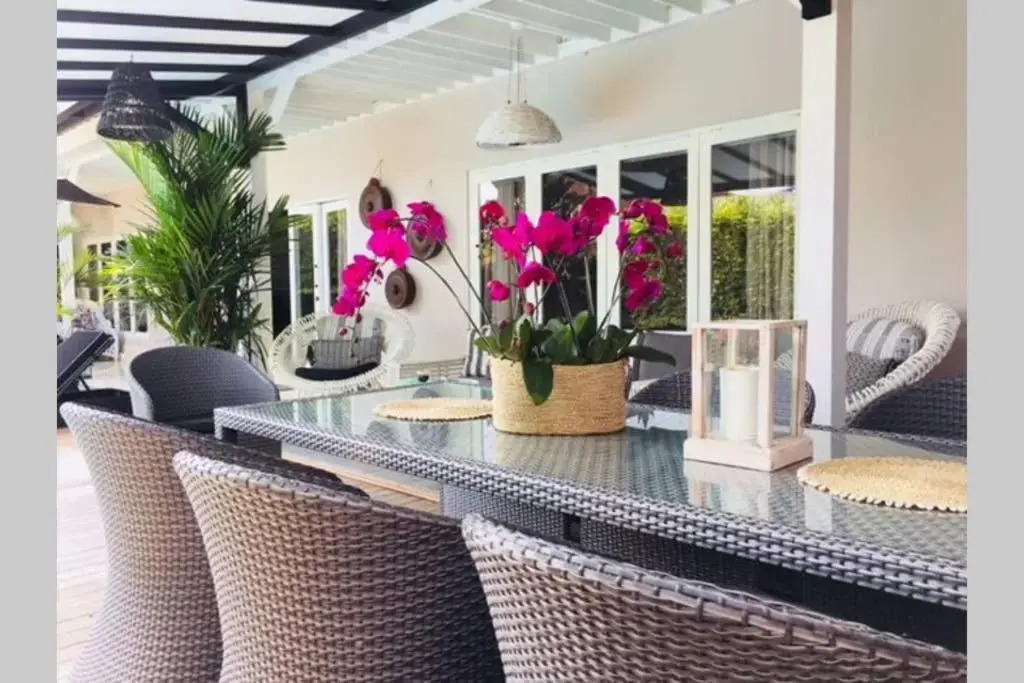 Villa Bloom 4 - 2 King bedrooms and 1 Bunk Room , private pool, sleeps up to 8