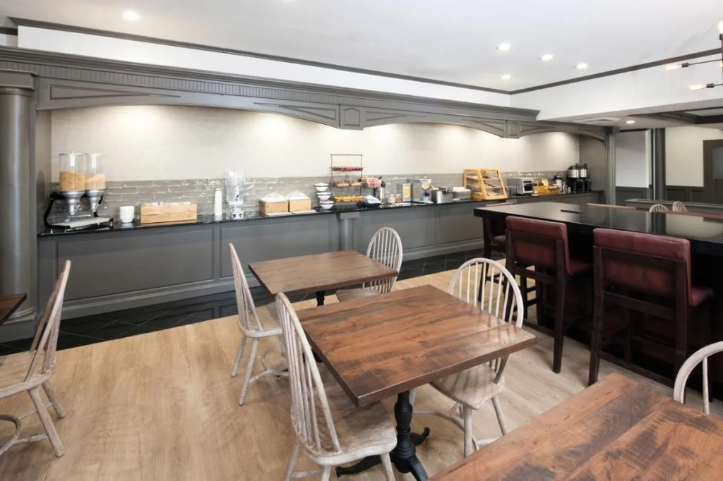 Holiday Inn Express Atlanta Airport - North by IHG