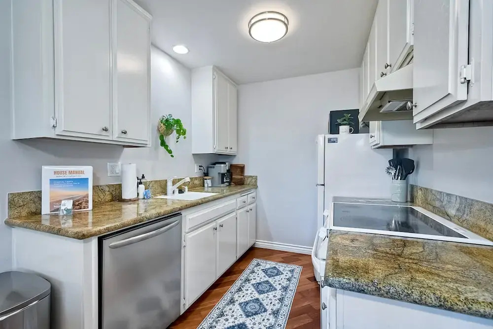 3080 Lincoln - Unit 12