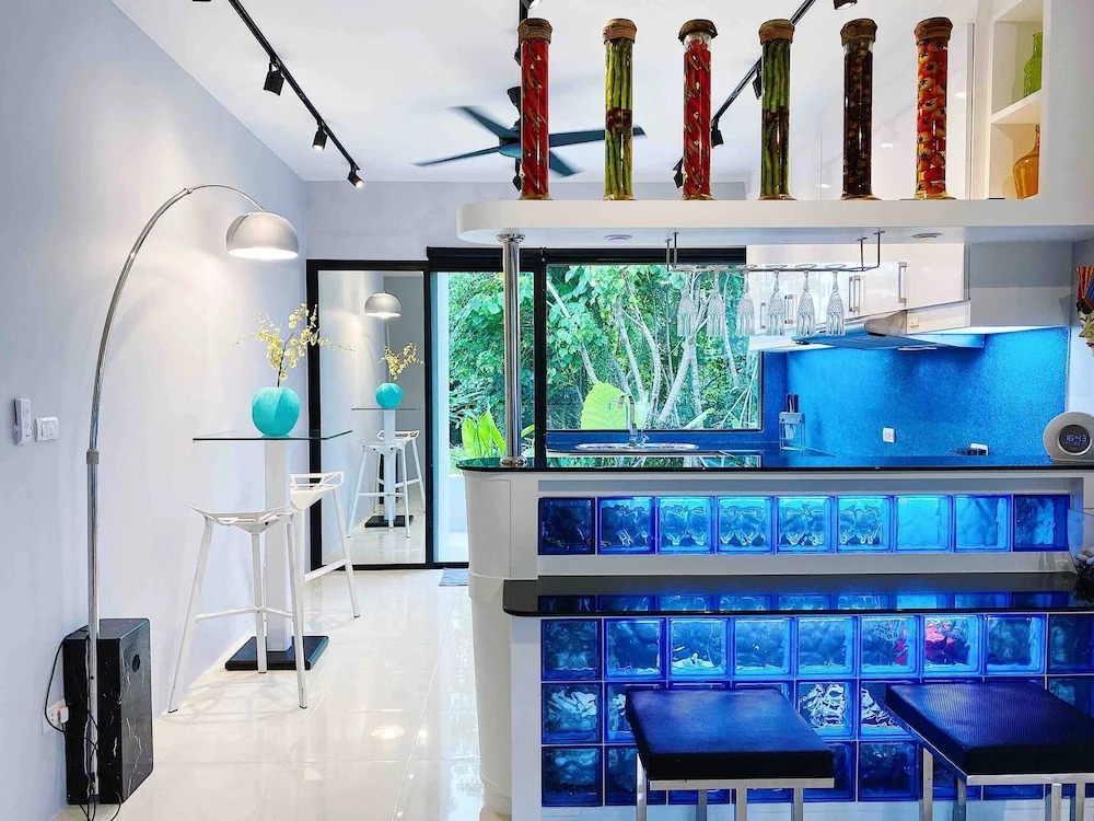 Stylish 3br Pool Villa Walk to Beautiful Naiyang Beach