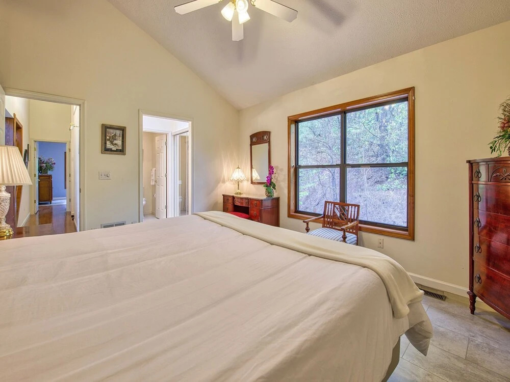 Bonnie View 21 4 Bedroom Home by Redawning