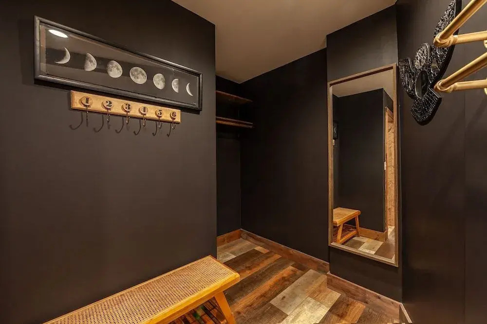 Night Owl 3 Bedroom Cabin by RedAwning