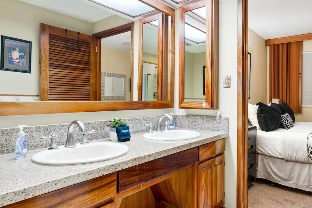 Kahaluu Bay Villas