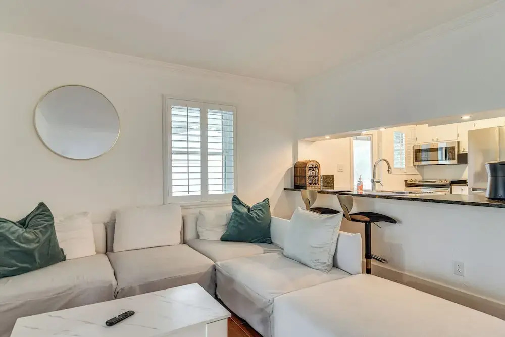 5 Mi to Dtwn: Pet-friendly Home in St Petersburg!