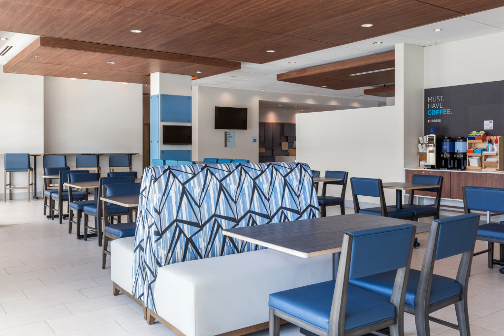 Holiday Inn Express & Suites Victoria-Colwood by IHG