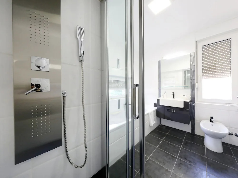 Fabulous Villa With Private Pool, Fenced Garden, Roofed Terrace, Great Location