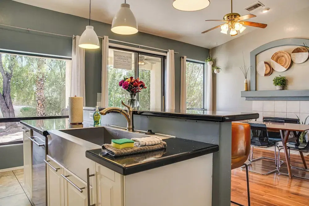 Pet-friendly Snowbird Haven w/ Pool in Gold Canyon