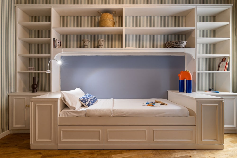 Balmes Apartment by Olala Homes