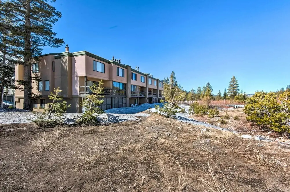 Walk to Ski Lift & Village: Lovely Kirkwood Condo