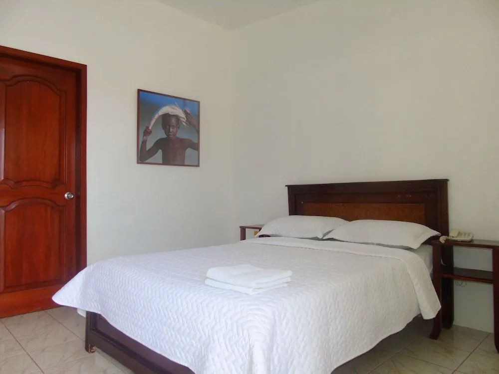 HOSTAL PIAZZOLLA