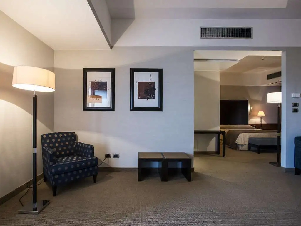 FlyOn Hotel & Conference Center