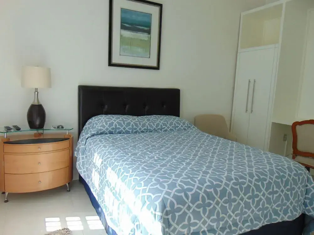 Modern Townhome Prime Location