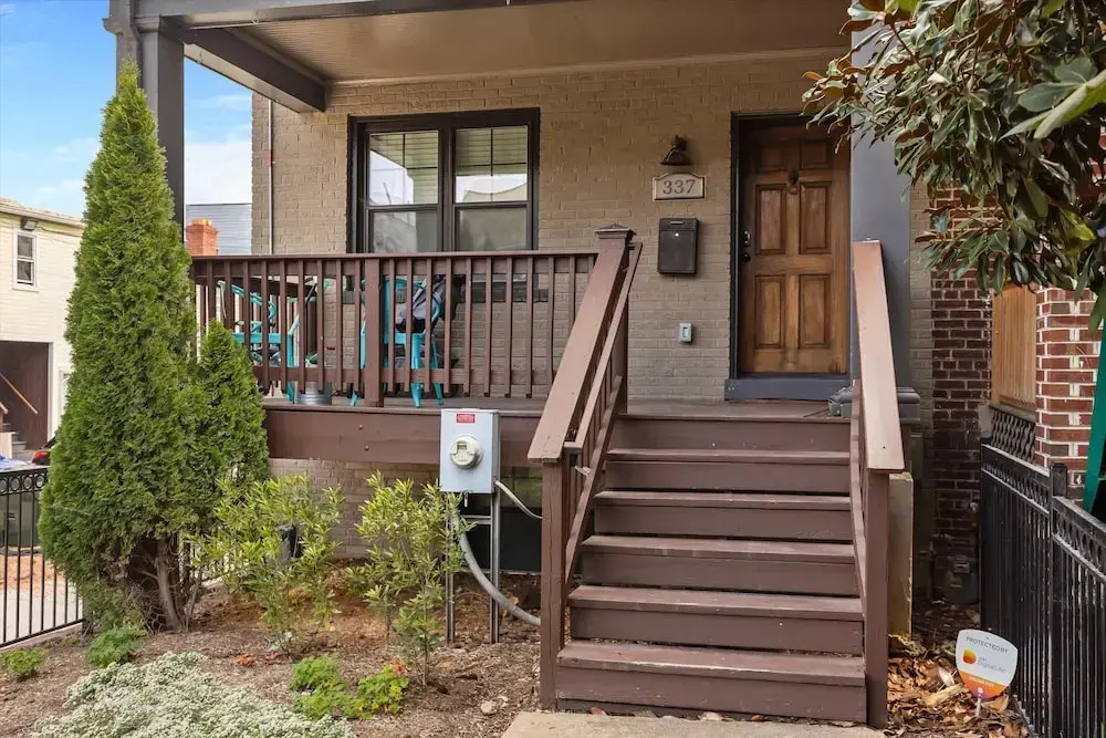 Entire 3-br Row House in Peaceful Kingman Park DC