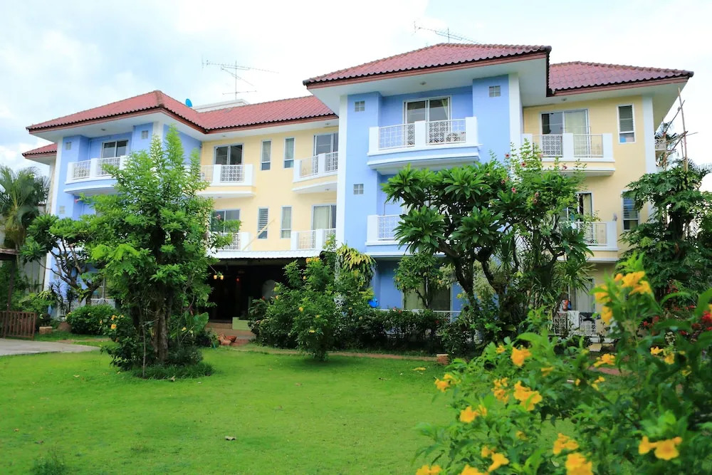 Rungnatee Place & Boutique Hotel
