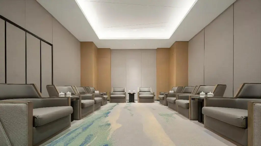Holiday Inn Qinhuangdao Haigang