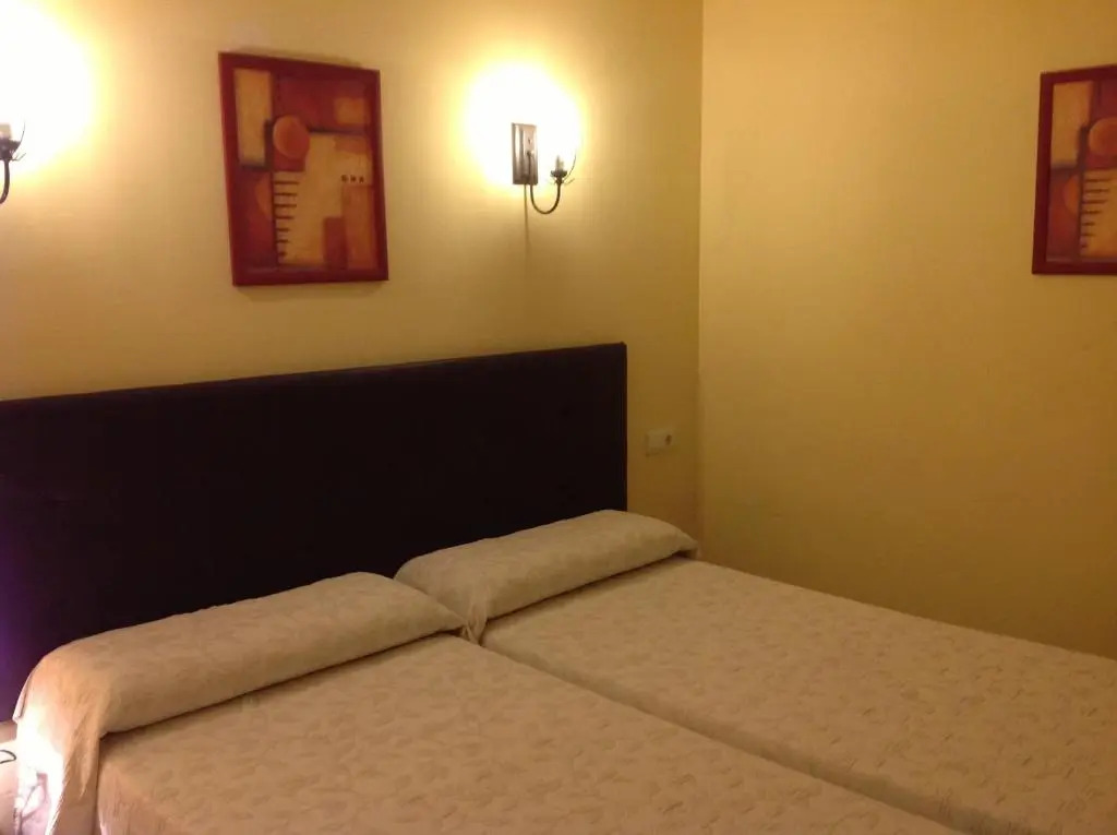 Hostal Cerezo 2
