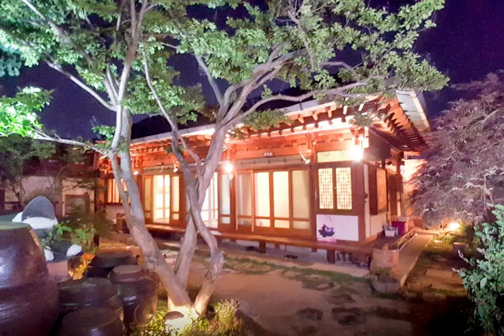 Jeonju Omokheon Hanok Stay