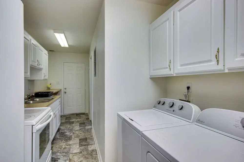 Quaint Orangeburg Townhome Near Hospitals & Campus